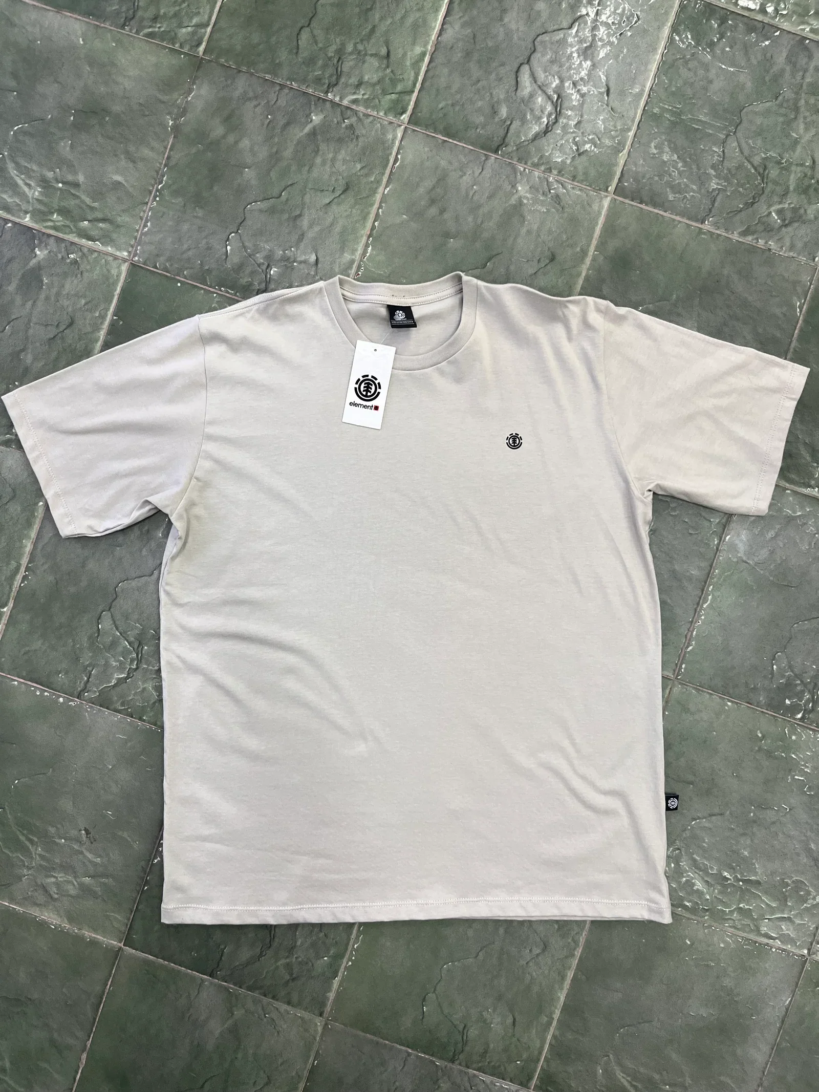 Remera element