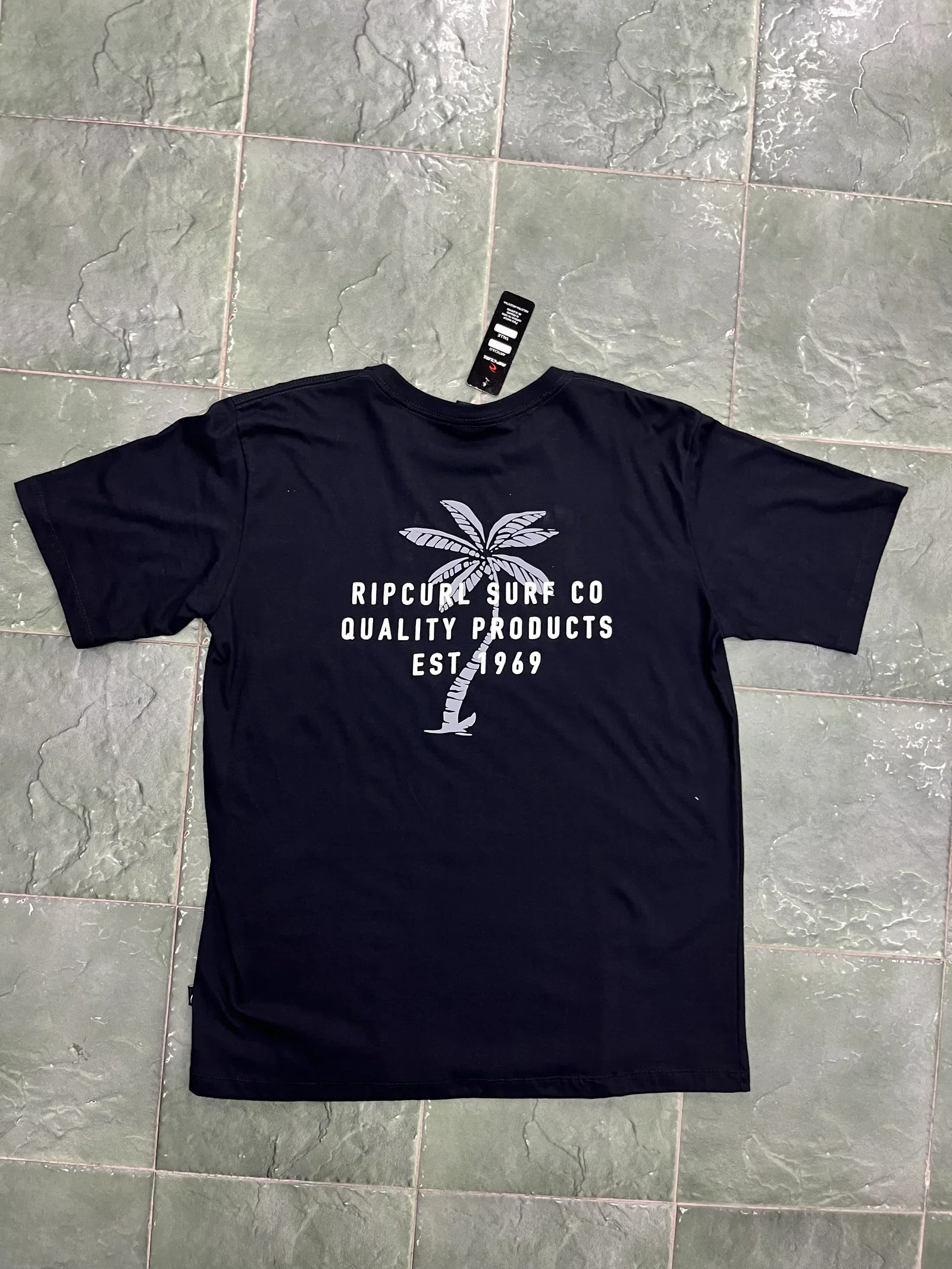 Remera oscura RC