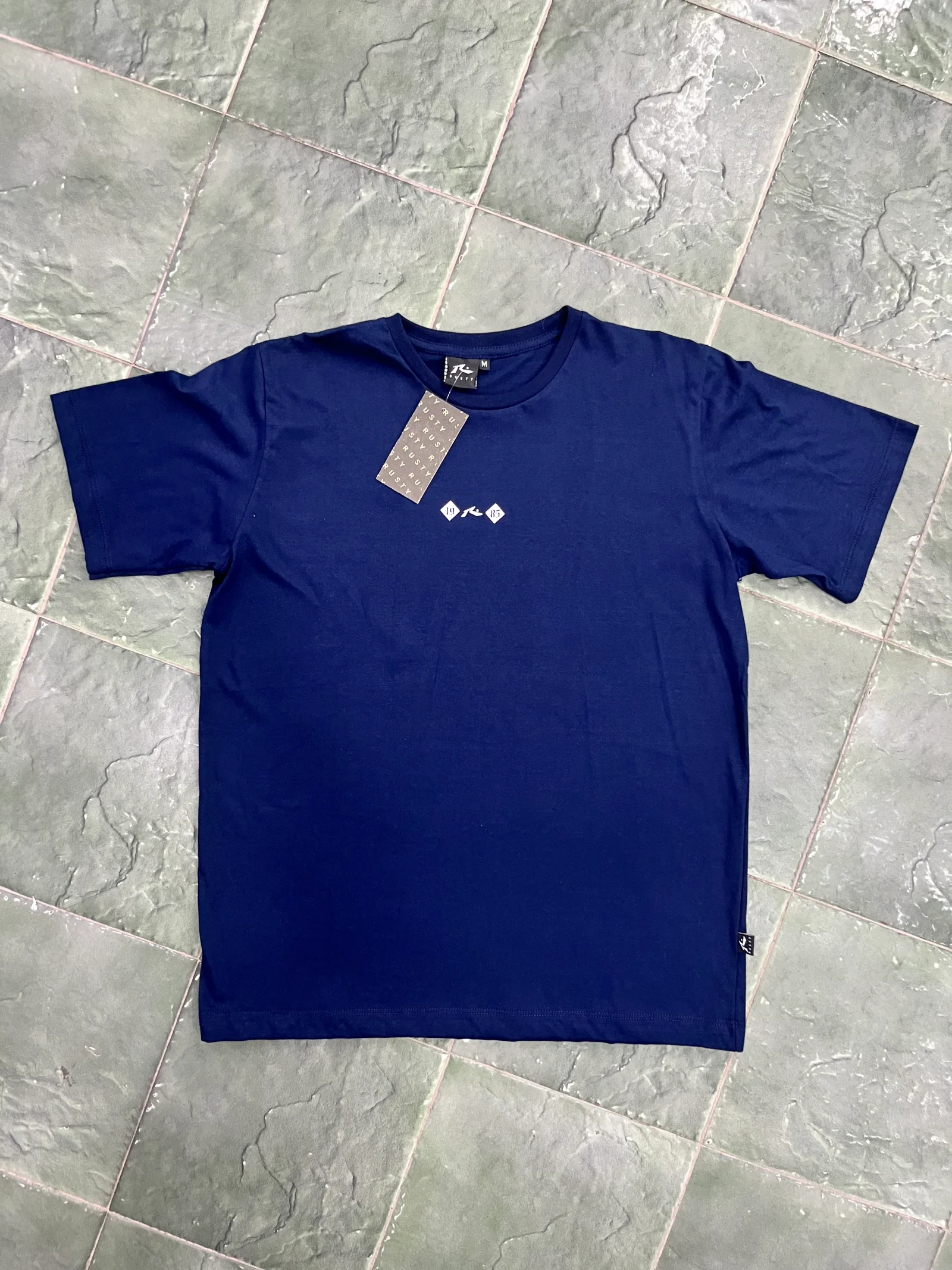 Remera Rusty