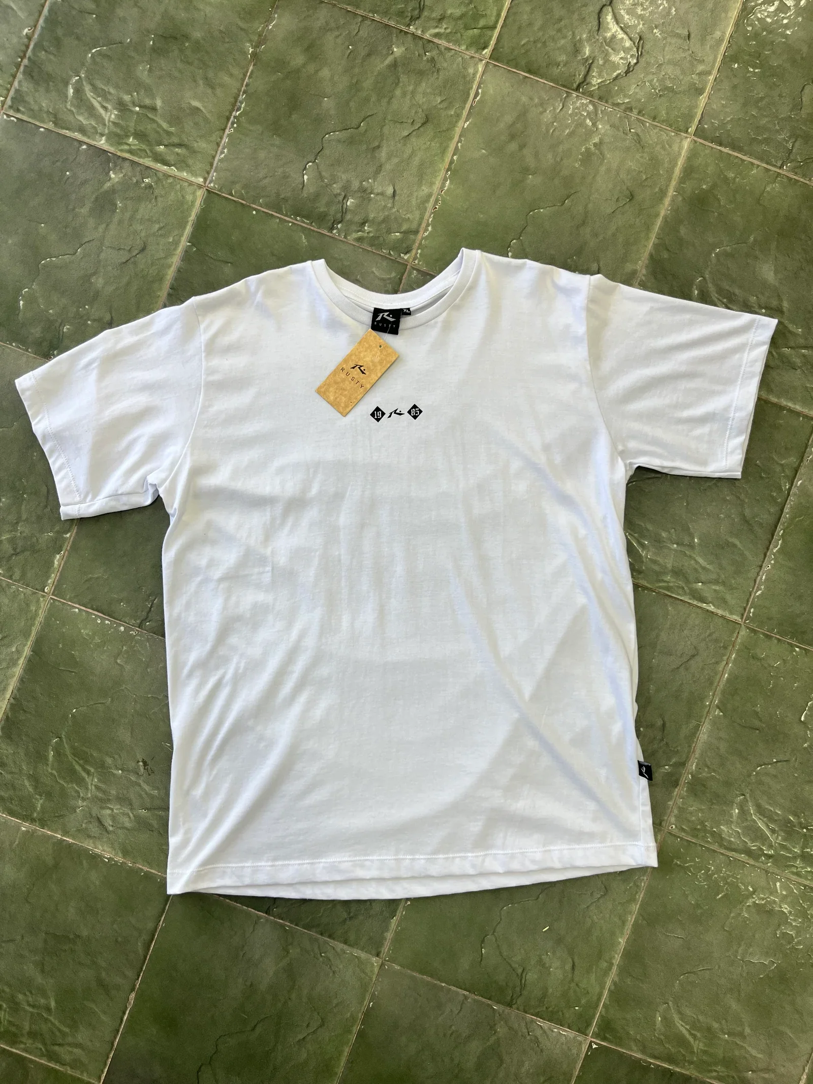 Remera Rusty